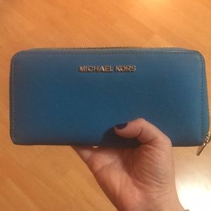 Michael Kors Jet Set Continental Blue Wallet
